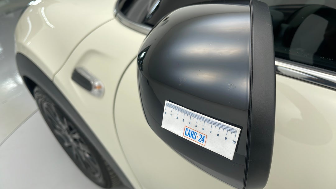 2019 MINI 3d Hatch Cooper, Automatic, 22395 km, Side Mirrors Housing LHS Paint oxidation