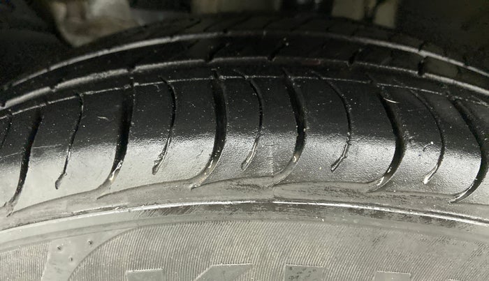 2019 KIA SELTOS HTK 1.5 PETROL, Petrol, Manual, 39,585 km, Left Front Tyre Tread
