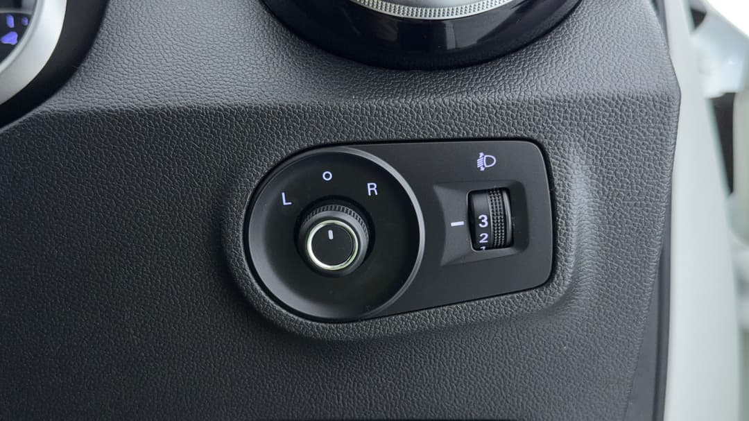 2019 MG ZS Essence, Automatic, 76630 km, Utility Switches/Buttons
