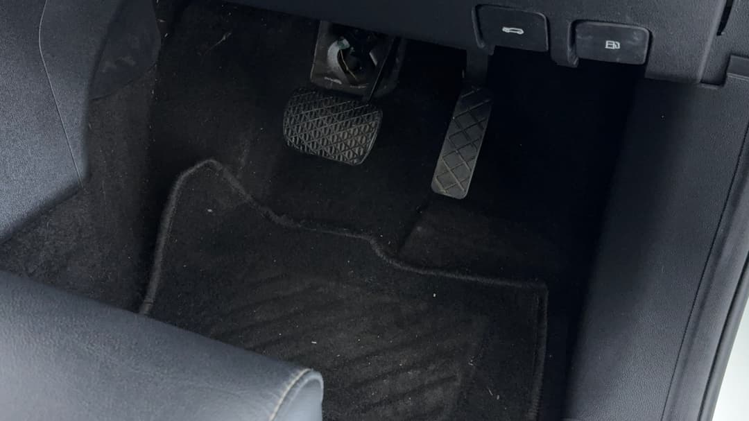 2019 MG ZS Essence, Automatic, 76630 km, Pedals and Footmat