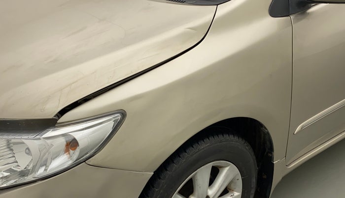 2011 Toyota Corolla Altis 1.8 G, Petrol, Manual, 1,00,075 km, Left monogram/logo - Missing
