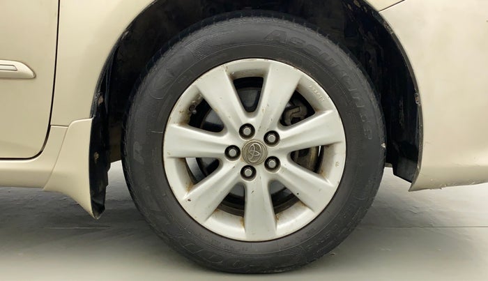 2011 Toyota Corolla Altis 1.8 G, Petrol, Manual, 1,00,075 km, Right Front Wheel