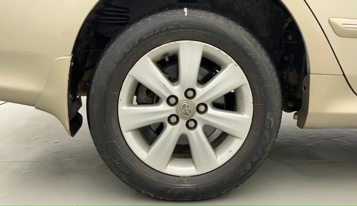 2011 Toyota Corolla Altis 1.8 G, Petrol, Manual, 1,00,075 km, Right Rear Wheel