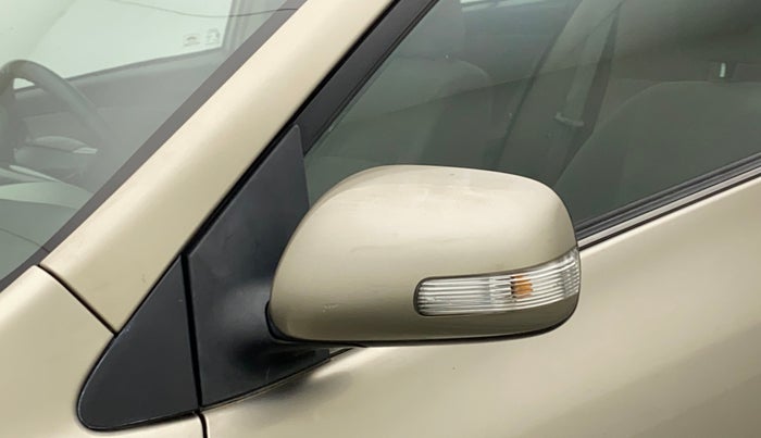 2011 Toyota Corolla Altis 1.8 G, Petrol, Manual, 1,00,075 km, Left rear-view mirror - Indicator light has minor damage