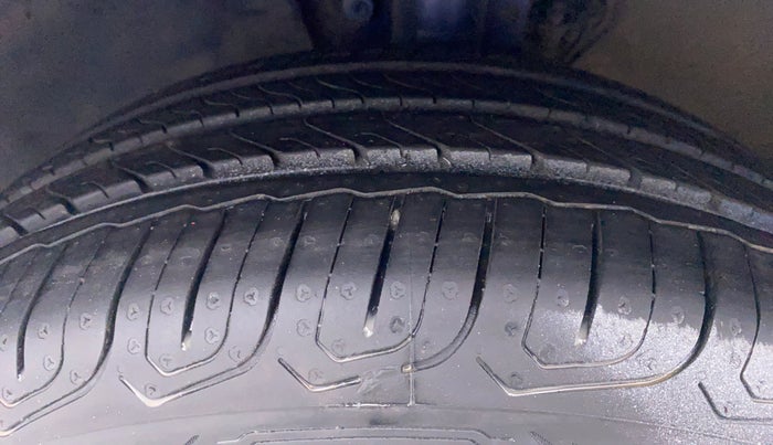 2020 Volkswagen Vento COMFORTLINE 1.0 TSI MT, Petrol, Manual, 22,192 km, Left Front Tyre Tread
