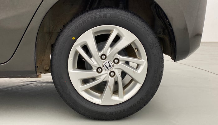 2017 Honda Jazz 1.2 V MT, Petrol, Manual, 55,107 km, Left Rear Wheel