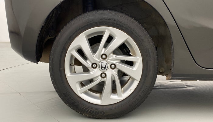 2017 Honda Jazz 1.2 V MT, Petrol, Manual, 55,107 km, Right Rear Wheel