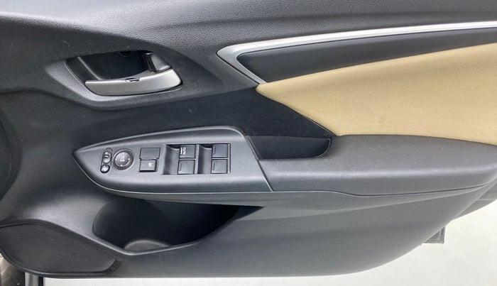 2017 Honda Jazz 1.2 V MT, Petrol, Manual, 55,107 km, Driver Side Door Panels Control