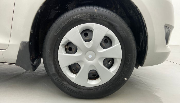 2014 Maruti Swift VDI, Diesel, Manual, 1,02,991 km, Right Front Wheel