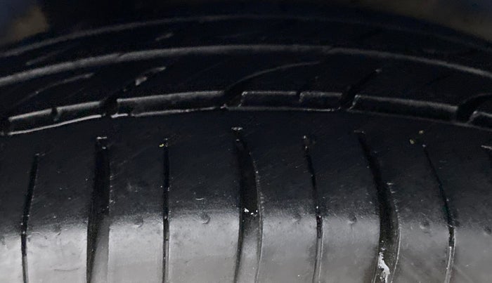 2014 Hyundai Xcent S (O) 1.2, Petrol, Manual, 59,357 km, Right Rear Tyre Tread