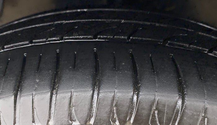 2014 Hyundai Xcent S (O) 1.2, Petrol, Manual, 59,357 km, Left Front Tyre Tread