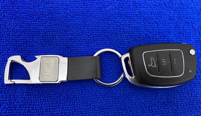 2014 Hyundai Xcent S (O) 1.2, Petrol, Manual, 59,357 km, Key Close Up