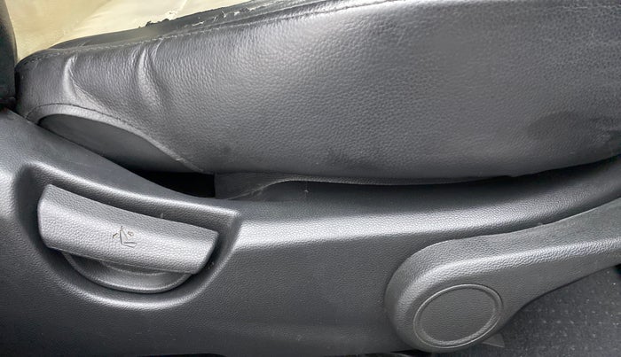 2014 Hyundai Xcent S (O) 1.2, Petrol, Manual, 59,357 km, Driver Side Adjustment Panel