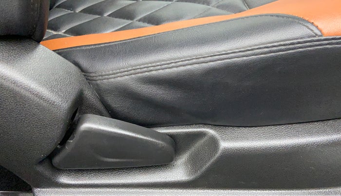 2017 Renault Kwid CLIMBER 1.0 AT, Petrol, Automatic, 30,361 km, Driver Side Adjustment Panel