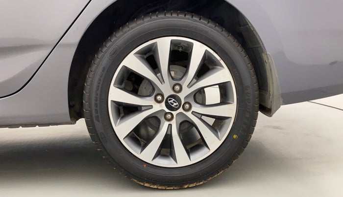 2015 Hyundai Verna FLUIDIC 4S1.6 VTVT S O AT, Petrol, Automatic, 32,136 km, Left Rear Wheel