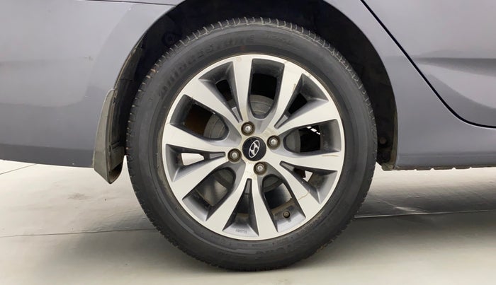 2015 Hyundai Verna FLUIDIC 4S1.6 VTVT S O AT, Petrol, Automatic, 32,136 km, Right Rear Wheel