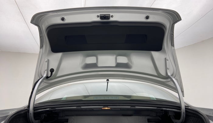 2021 Volkswagen Vento HIGHLINE 1.0L TSI AT, Petrol, Automatic, 16,565 km, Boot Door Open