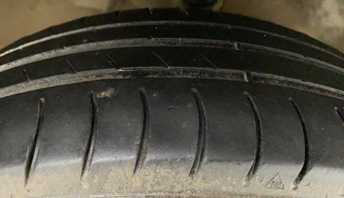 2018 Maruti Alto 800 LXI, CNG, Manual, 67,680 km, Right Front Tyre Tread