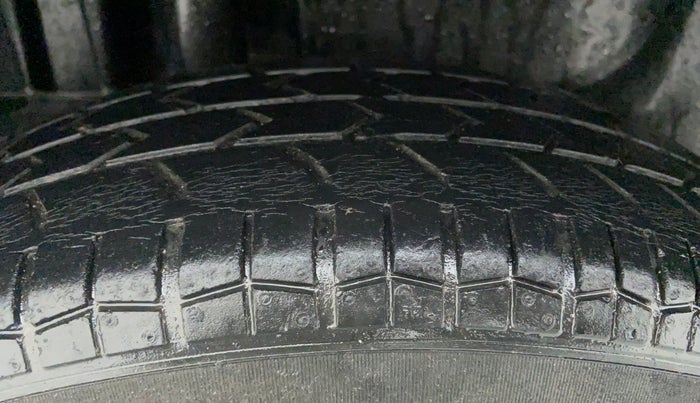 2015 Maruti Swift Dzire VDI ABS, Diesel, Manual, 51,633 km, Right Rear Tyre Tread