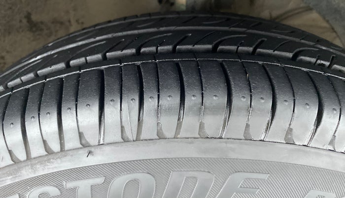 2017 Maruti Dzire VDI, Diesel, Manual, 88,493 km, Right Front Tyre Tread