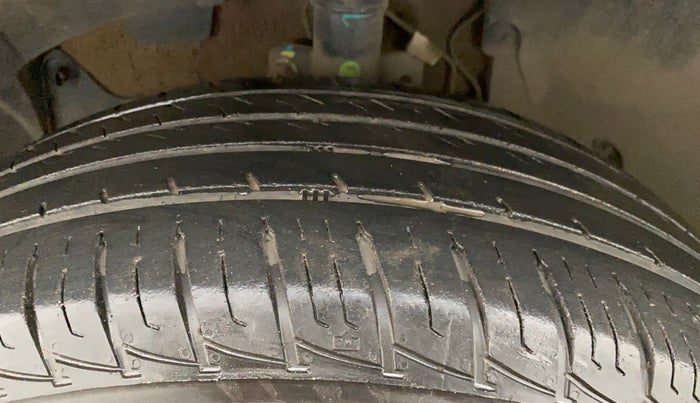 2017 Renault Duster RXS CVT, Petrol, Automatic, 34,889 km, Left Front Tyre Tread