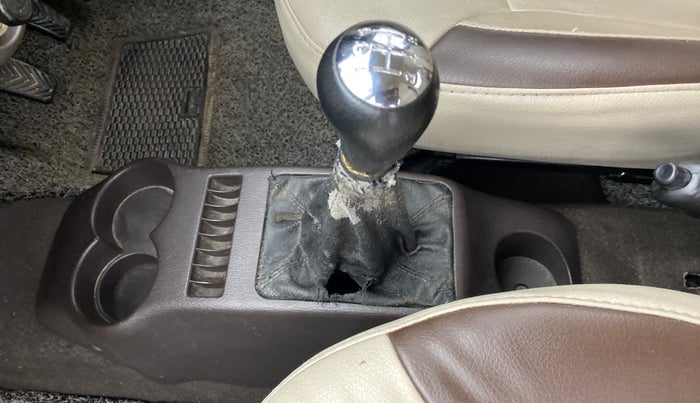 2011 Hyundai Santro Xing GL PLUS, Petrol, Manual, 79,501 km, Gear lever - Boot cover slightly torn