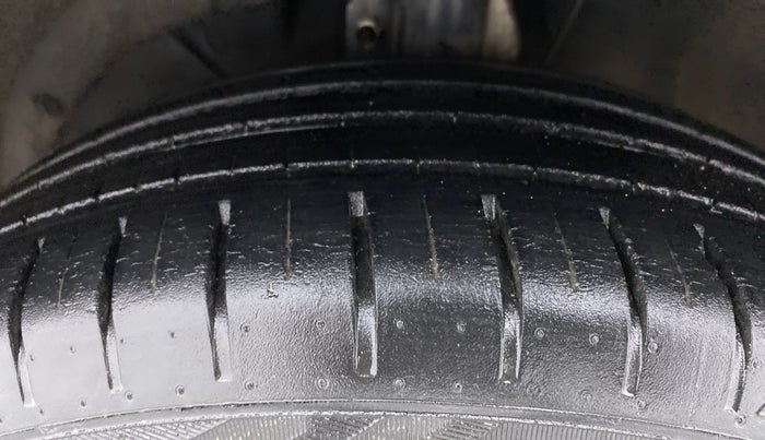 2018 Maruti Baleno ALPHA CVT PETROL 1.2, Petrol, Automatic, 40,113 km, Left Front Tyre Tread