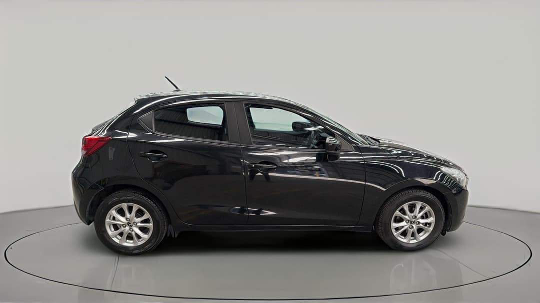 2017 Mazda 2 Maxx, Automatic, 94197 km, Right Side View