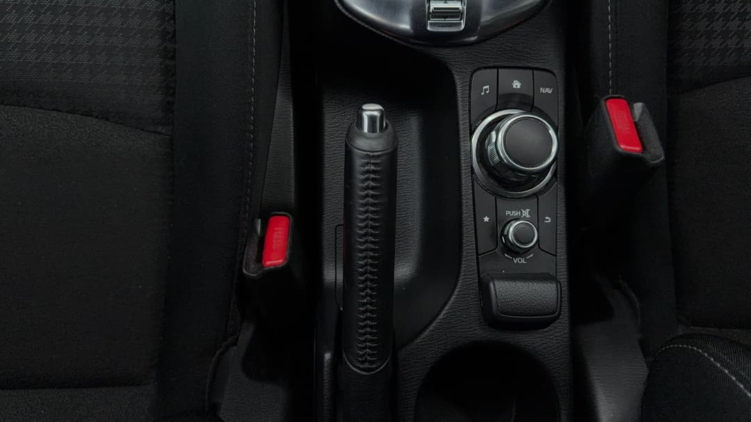 2017 Mazda 2 Maxx, Automatic, 94197 km, Handbrake