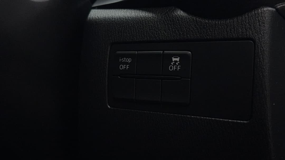 2017 Mazda 2 Maxx, Automatic, 94197 km, Utility Switches/Buttons