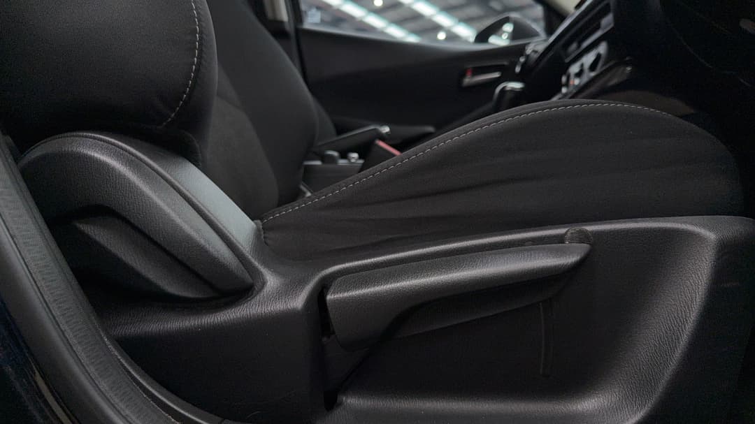 2017 Mazda 2 Maxx, Automatic, 94197 km, Drivers Side Adjustment Panel