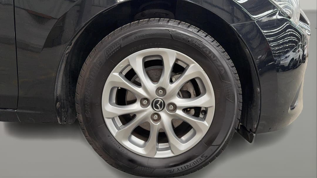 2017 Mazda 2 Maxx, Automatic, 94197 km, Right Front Wheel