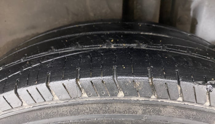 2011 Maruti Swift VDI, Diesel, Manual, 93,268 km, Left Rear Tyre Tread