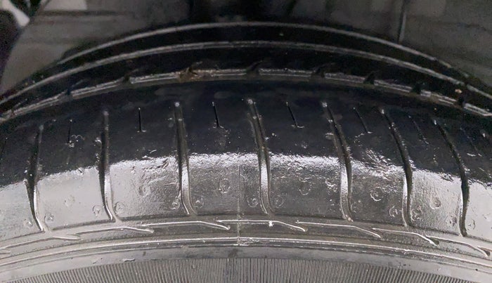 2015 Hyundai Elite i20 SPORTZ 1.2, Petrol, Manual, 59,873 km, Right Rear Tyre Tread