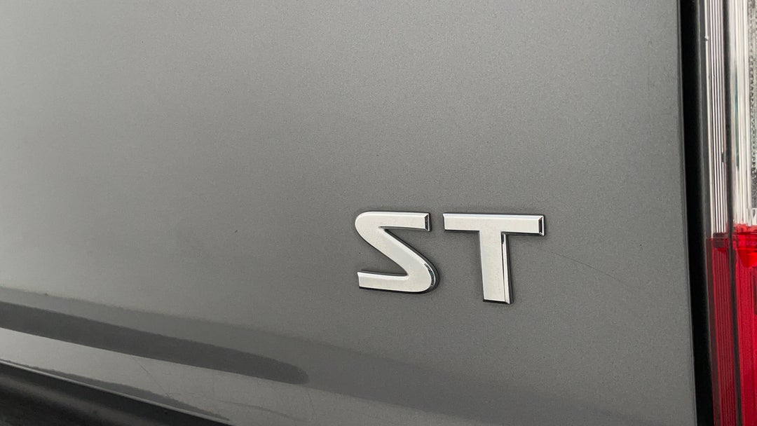 2018 Nissan Navara St (4x2), Automatic, 68976 km, Badge (Boot Right Side)