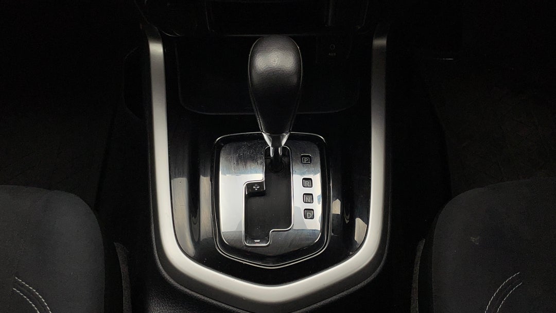 2018 Nissan Navara St (4x2), Automatic, 68976 km, Gear Lever 