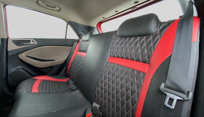 2015 Hyundai Elite i20 SPORTZ 1.4, Diesel, Manual, 95,039 km, Right Side Rear Door Cabin