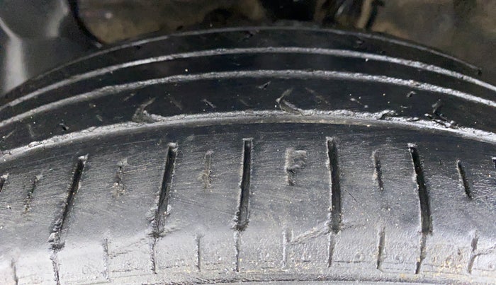 2015 Hyundai Elite i20 SPORTZ 1.4, Diesel, Manual, 95,039 km, Left Front Tyre Tread