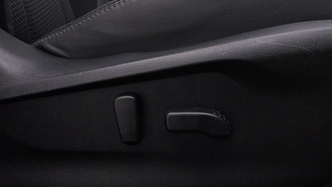 2018 Subaru Forester 2.5i Premium (awd), Automatic, 101609 km, Drivers Side Adjustment Panel