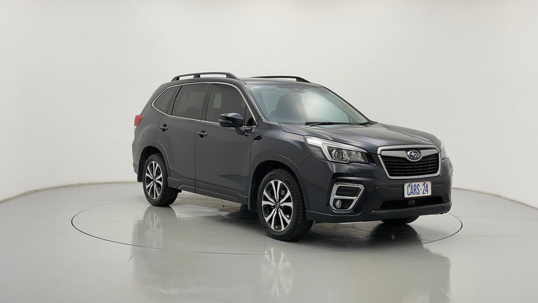 2018 Subaru Forester 2.5i Premium (awd), Automatic, 101609 km, Right Front Diagonal (45- Degree) View