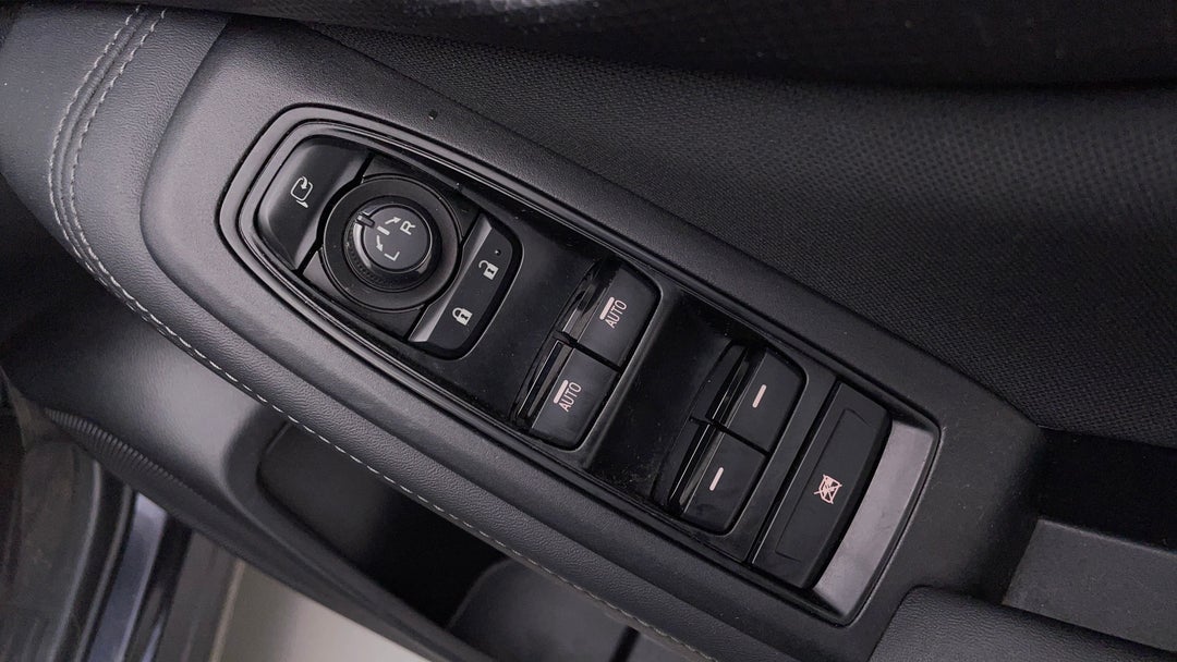 2018 Subaru Forester 2.5i Premium (awd), Automatic, 101609 km, Drivers Side Door Panel Controls