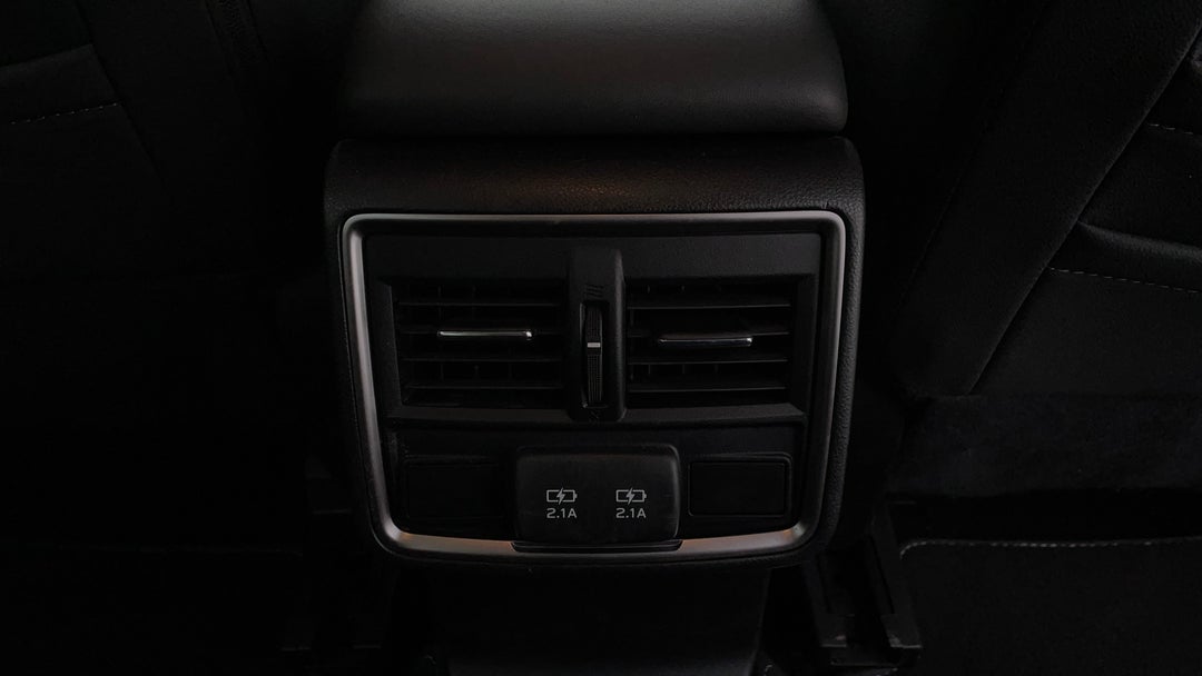 2018 Subaru Forester 2.5i Premium (awd), Automatic, 101609 km, Rear A/C Vent