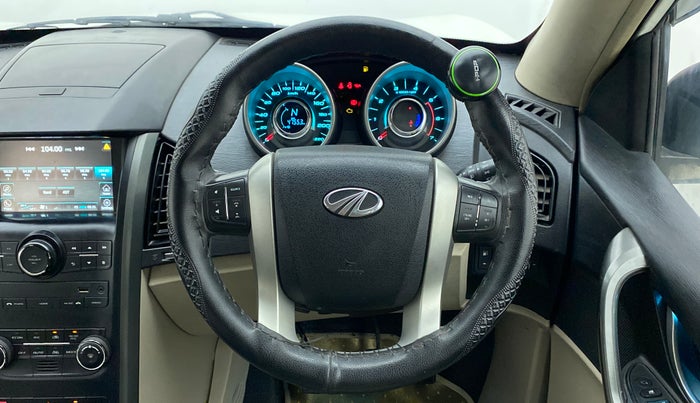 2018 Mahindra XUV500 W9, Diesel, Manual, 47,899 km, Steering Wheel Close Up