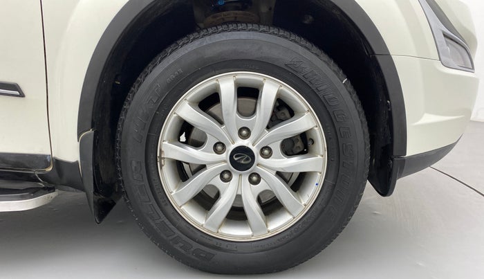 2018 Mahindra XUV500 W9, Diesel, Manual, 47,899 km, Right Front Wheel