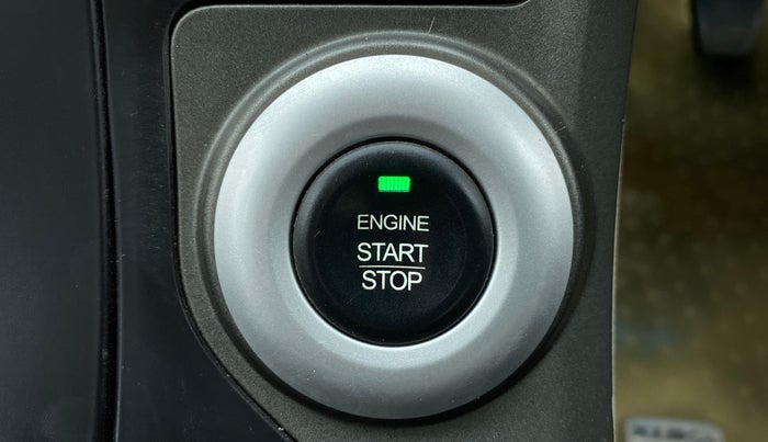 2018 Mahindra XUV500 W9, Diesel, Manual, 47,899 km, Keyless Start/ Stop Button