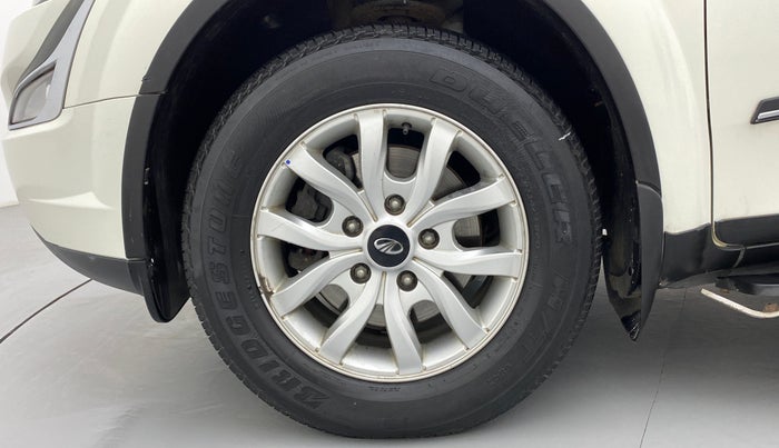 2018 Mahindra XUV500 W9, Diesel, Manual, 47,899 km, Left Front Wheel