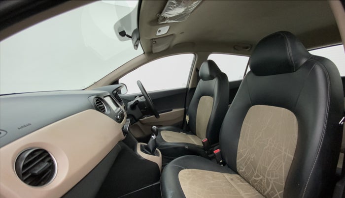 2018 Hyundai Grand i10 SPORTZ 1.2 KAPPA VTVT, CNG, Manual, 79,541 km, Right Side Front Door Cabin