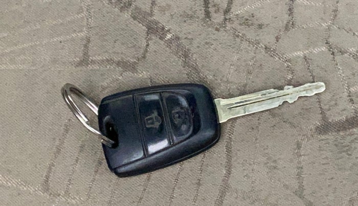 2018 Hyundai Grand i10 SPORTZ 1.2 KAPPA VTVT, CNG, Manual, 79,422 km, Lock system - Remote key not functional