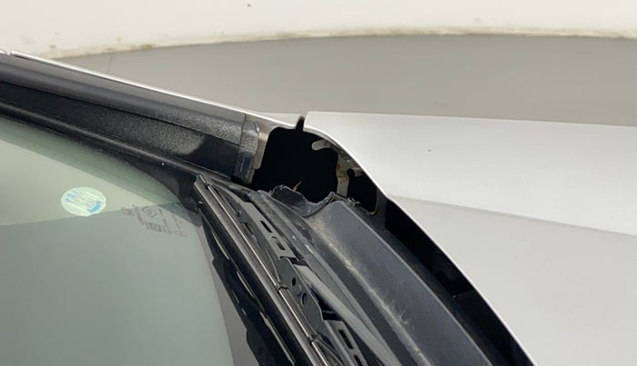 2018 Honda WR-V 1.5L I-DTEC S MT, Diesel, Manual, 51,943 km, Bonnet (hood) - Cowl vent panel has minor damage