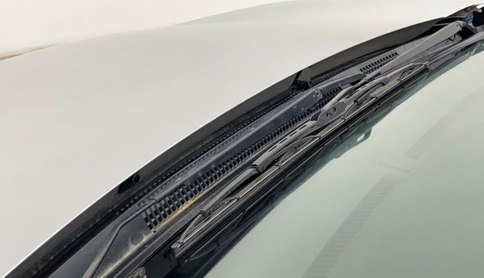 2018 Honda WR-V 1.5L I-DTEC S MT, Diesel, Manual, 51,837 km, Front windshield - Nozzle alignment